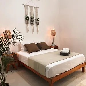 https://penca-blue-hostel.quintano-roohotels.com